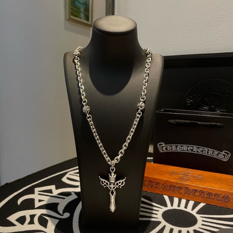 Ch**me He**ts necklaces